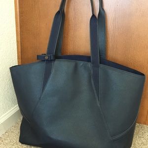 Lululemon tote bag
